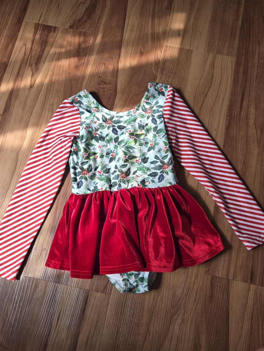 Girls 4T Holiday Floral & Red White & Green Velvet Leotard Dance Recital VGUC